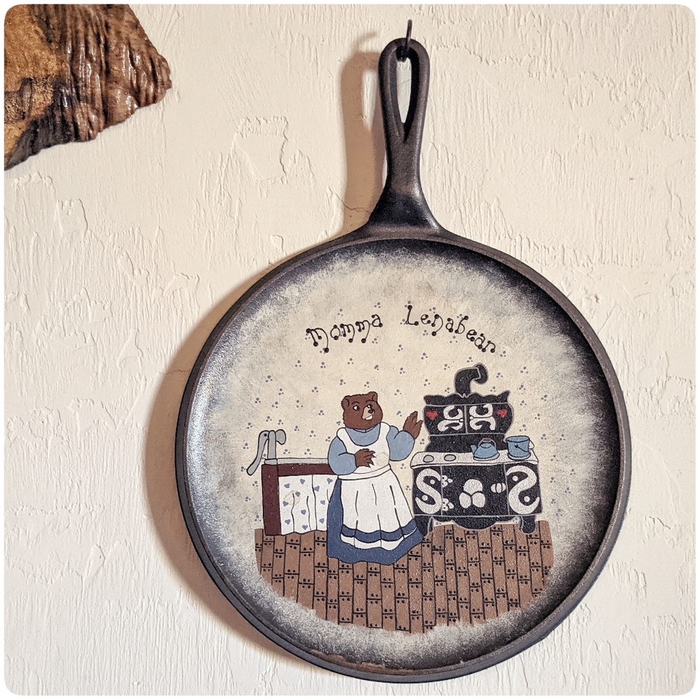 Vtg handpainted cast iron skillet wall decor
